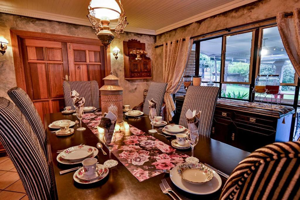 Iszis Guest House Блумфонтейн Экстерьер фото