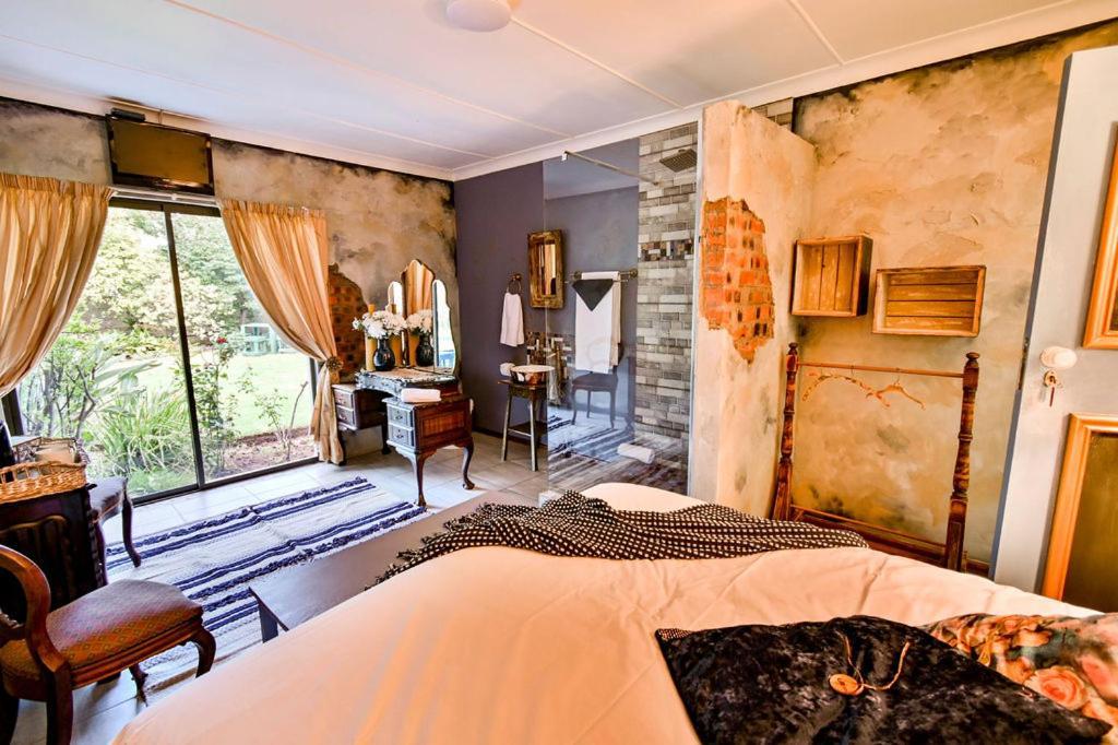 Iszis Guest House Блумфонтейн Экстерьер фото