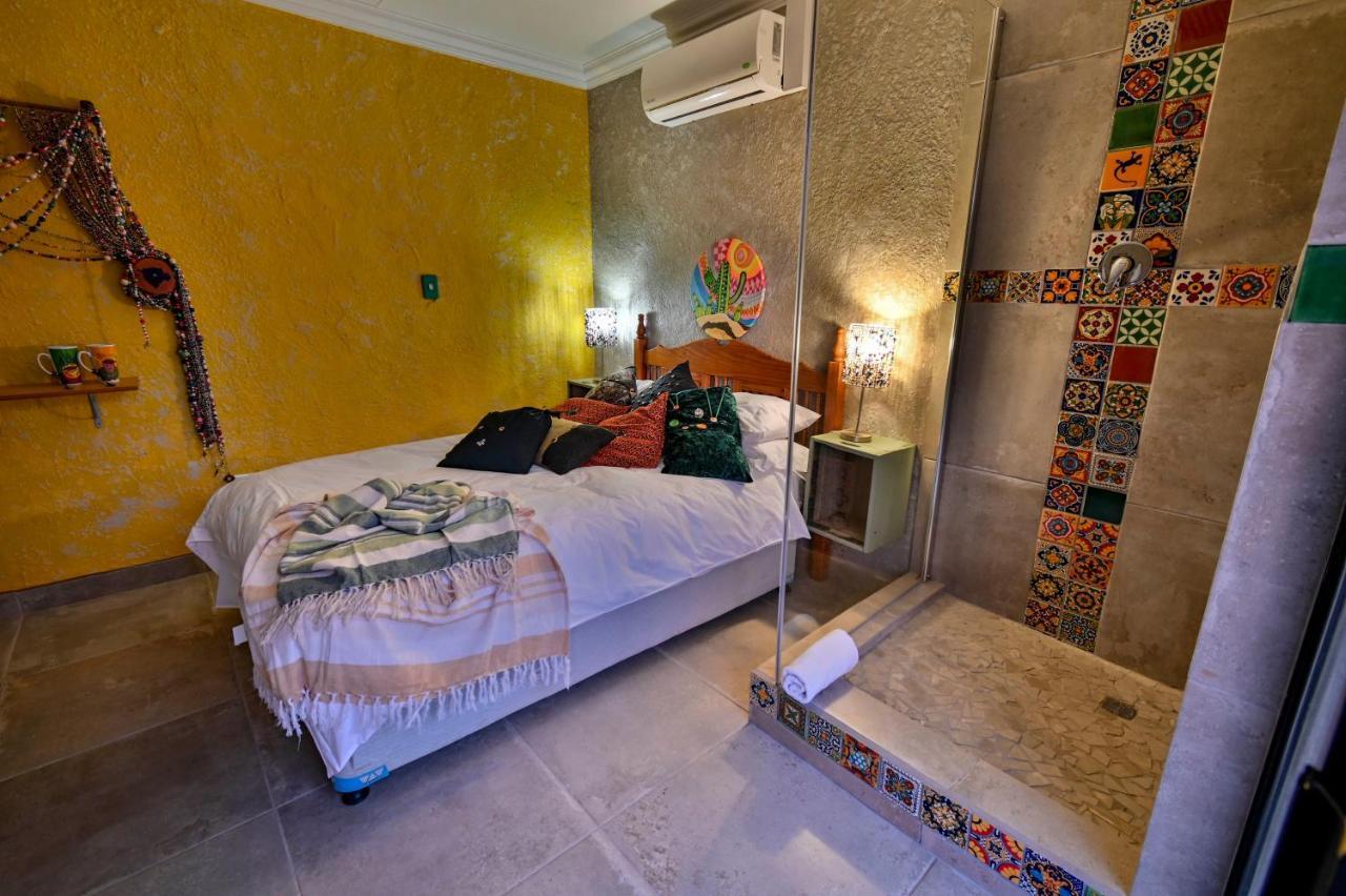 Iszis Guest House Блумфонтейн Экстерьер фото
